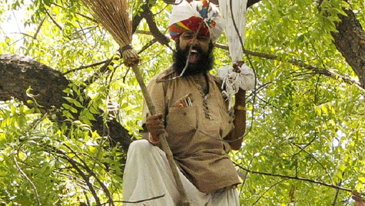 Today A Poor Farmer Hanged Himself In Front Of Police And Politicians. And All They Did Was WATCH!