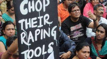 A Girl Dies After Being Thrown Out Of A Bus. And Her Family Can’t Even File An FIR!