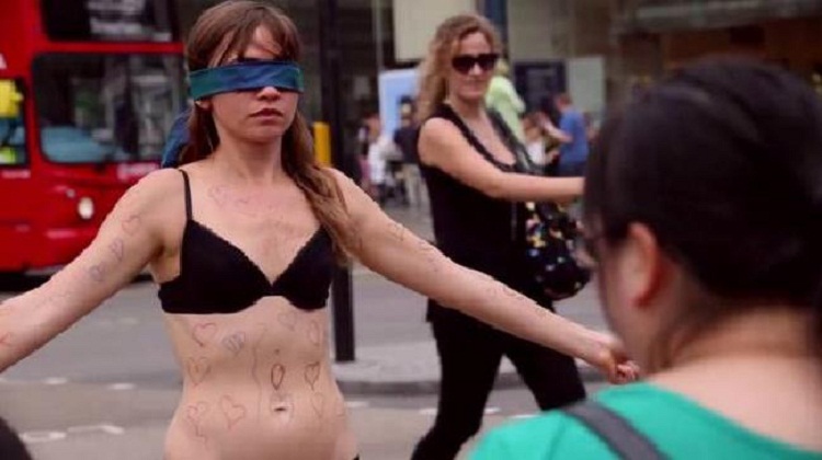 How a Londoner Undressed Herself In Public And Showed The World What Beauty Is!