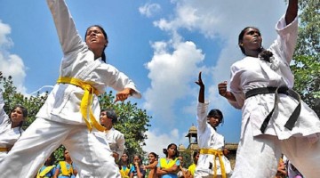 They Teased A 16 Year Girl And Her Reply Sent Them To Hospital. This is What Fighting Back Means!