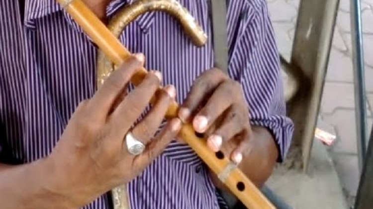 The Magical Guy Who Plays Flute In Trains, And His Little Story Which Moved Me Completely