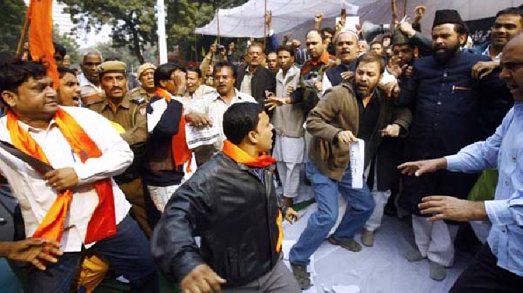 “Kill Hindus”, “Kill Muslims” Is Going On In Bihar, But It’s Actually “Kill Ourselves”