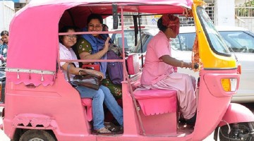 Women To Drive Auto-Rickshaws In Mumbai. But Can You Notice What’s Wrong In This?