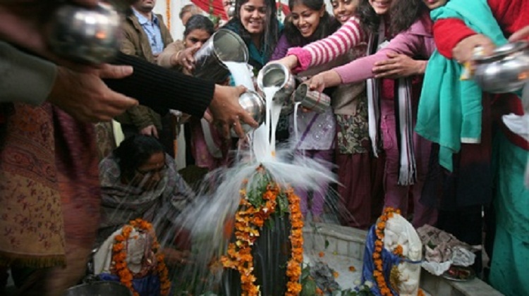 Selfish Love For Lord Shiva: How Pointless & Insensitive Is This Famous Practice?