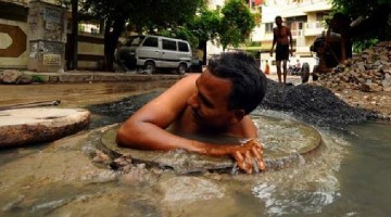 Manual Scavenging: The Most Disgusting Thing You Will Read Today. Survival Is Shocking!